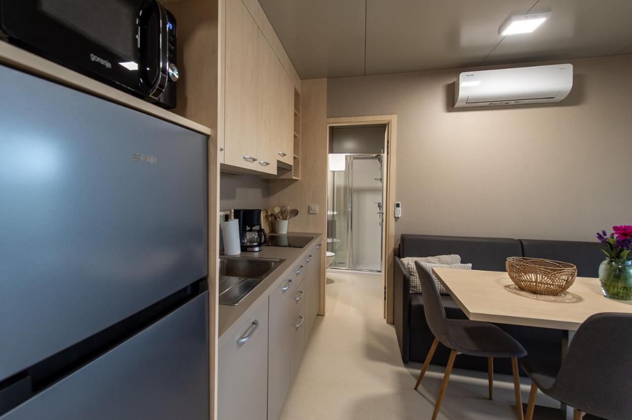 Deluxe Lake View Mobile Homes With Thermal Riviera Tickets Brežice エクステリア 写真