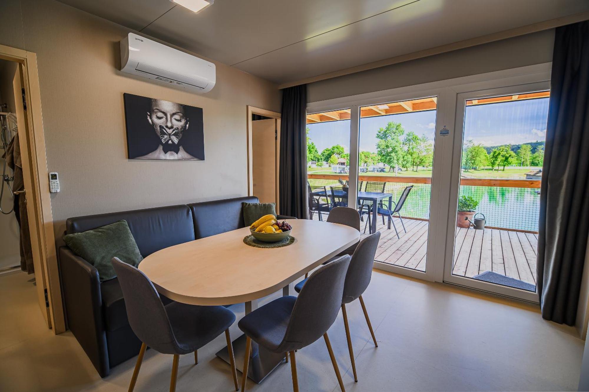 Deluxe Lake View Mobile Homes With Thermal Riviera Tickets チャテジ・オプ・サヴィ エクステリア 写真
