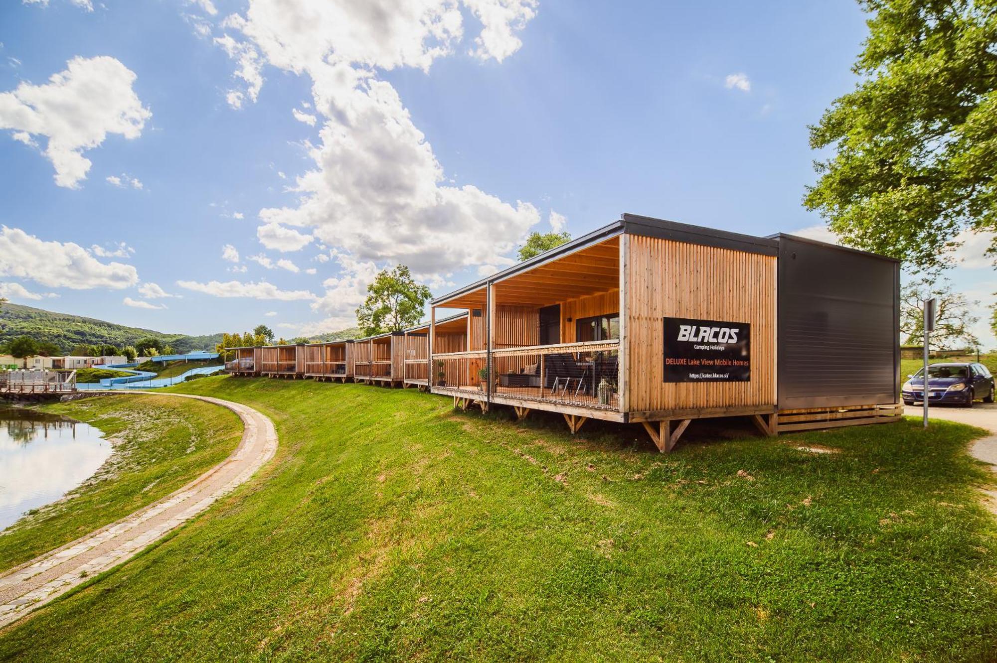 Deluxe Lake View Mobile Homes With Thermal Riviera Tickets チャテジ・オプ・サヴィ エクステリア 写真