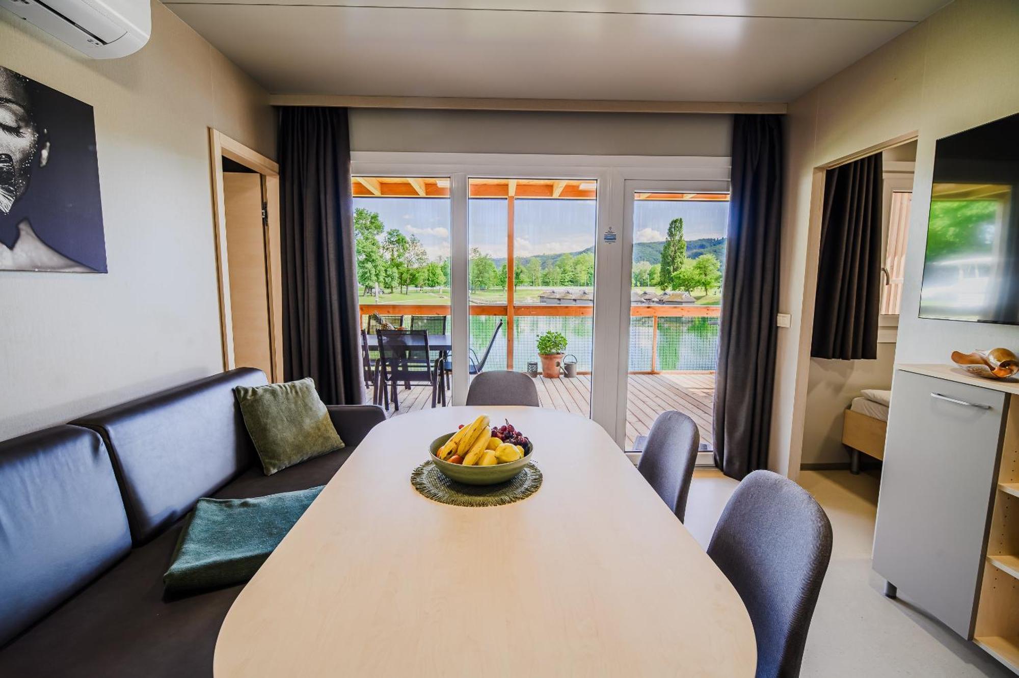 Deluxe Lake View Mobile Homes With Thermal Riviera Tickets チャテジ・オプ・サヴィ エクステリア 写真